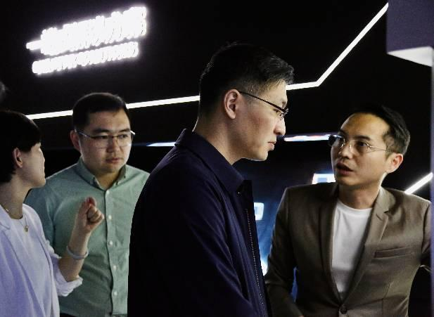 南京棲霞區(qū)楊棟率隊調(diào)研2.png 南京棲霞區(qū)楊棟率隊調(diào)研2.png